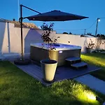 게스트하우스 & Stelio 5*