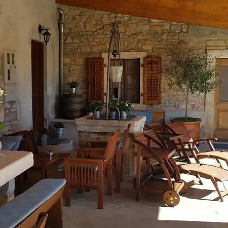 & Stelio Affittacamere Loborika