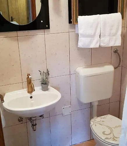 בית הארחה & Stelio 5*