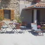 & Stelio בית הארחה 5*
