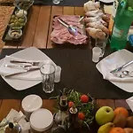 & Stelio בית הארחה