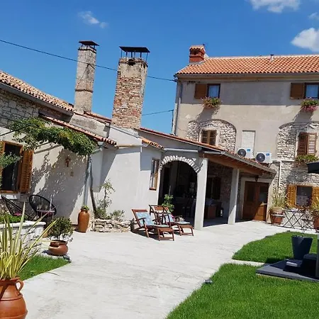 Rooms & Apartment Stelio Guest house