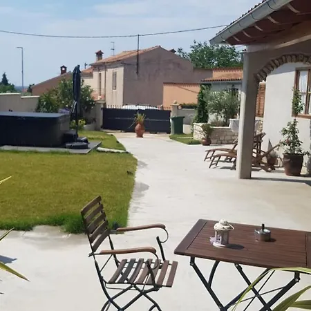 Guest house Rooms & Apartment Stelio 5*