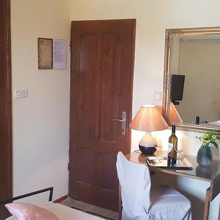 Rooms & Apartment Stelio 5* Loborika