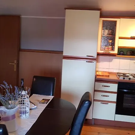 Rooms & Apartment Stelio 5* Loborika